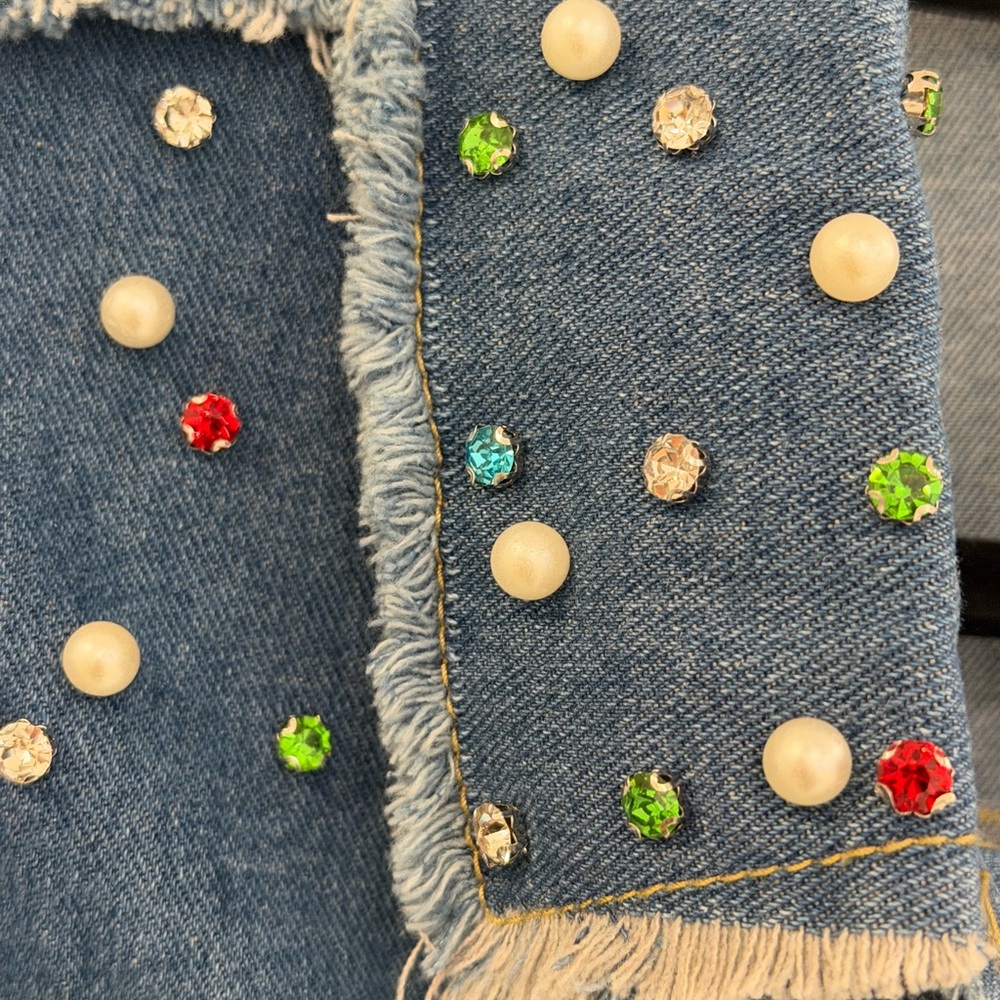 Embellished Blue Jean jacket
New without tags - Picture 5 of 10